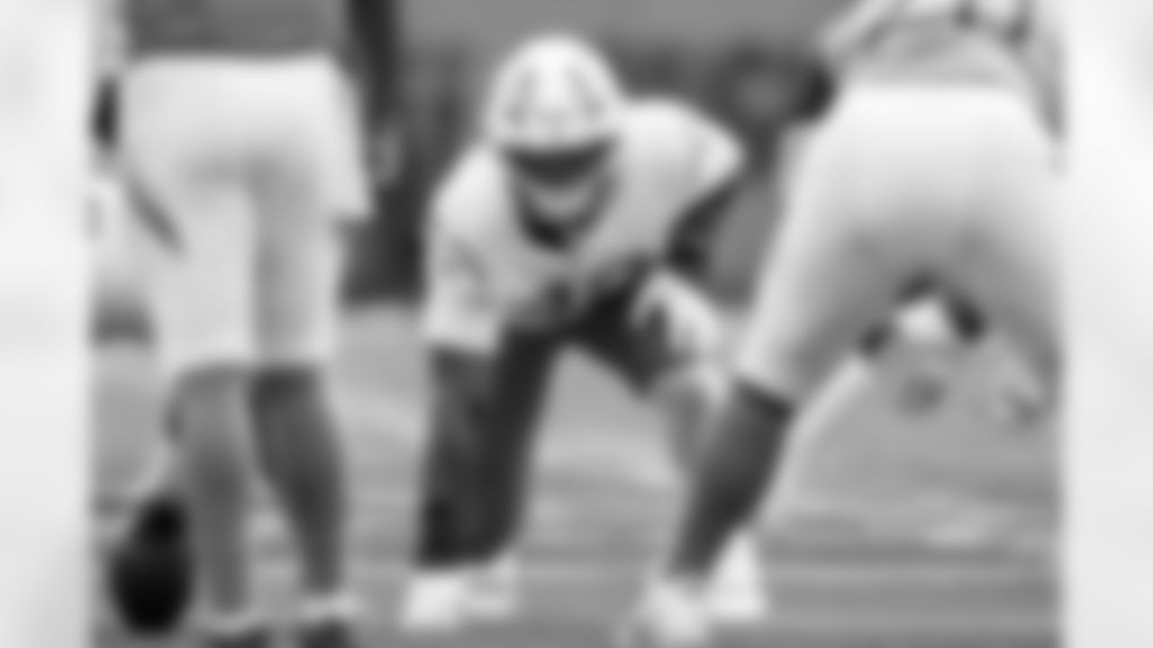 Check out the best shots from the Chargers Week 9 matchup against the Titans!