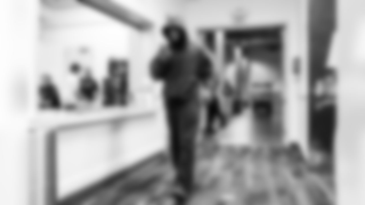 LB Emany Johnson (38)