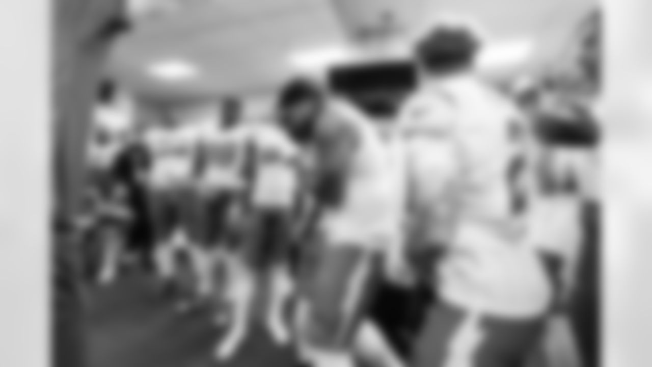 Check out the best shots from the Chargers Week 9 matchup against the Titans!