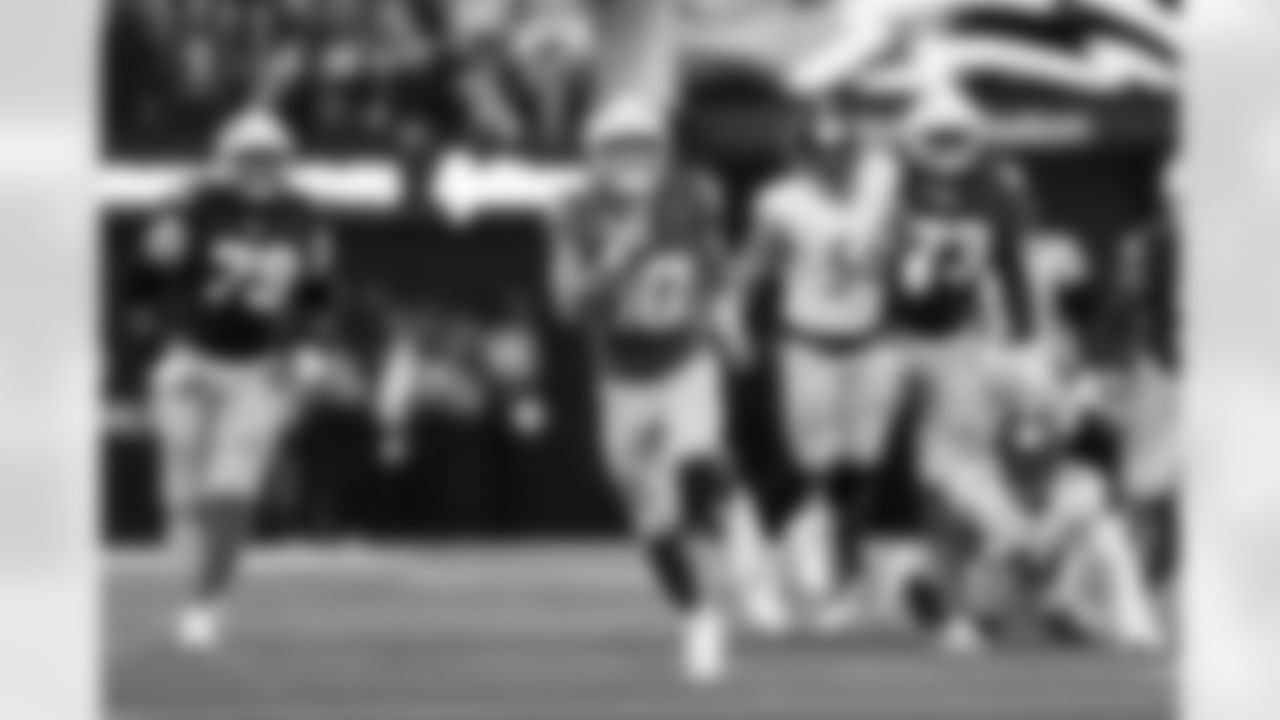 QB Justin Herbert (10)