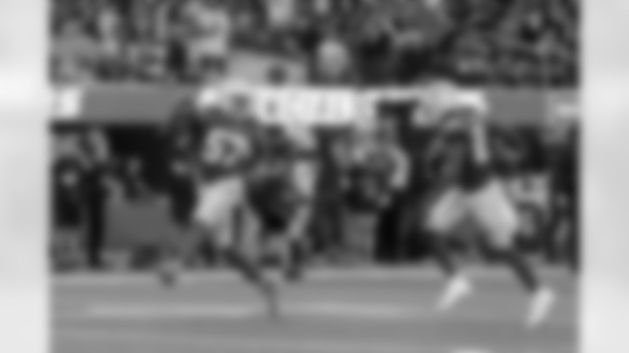 The Los Angeles Chargers play the Dallas Cowboys on Monday, October 16, 2023 at SoFi Stadium in Inglewood, CA.
[FINAL SCORE: DAL 20 - LAC 17]