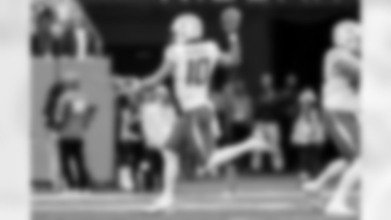 Check out the best shots from the Chargers Week 9 matchup against the Titans!