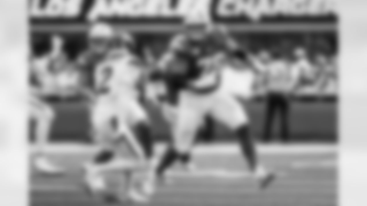 Chargers OT Joe Alt (#76) in action during their Pro Bowl season.