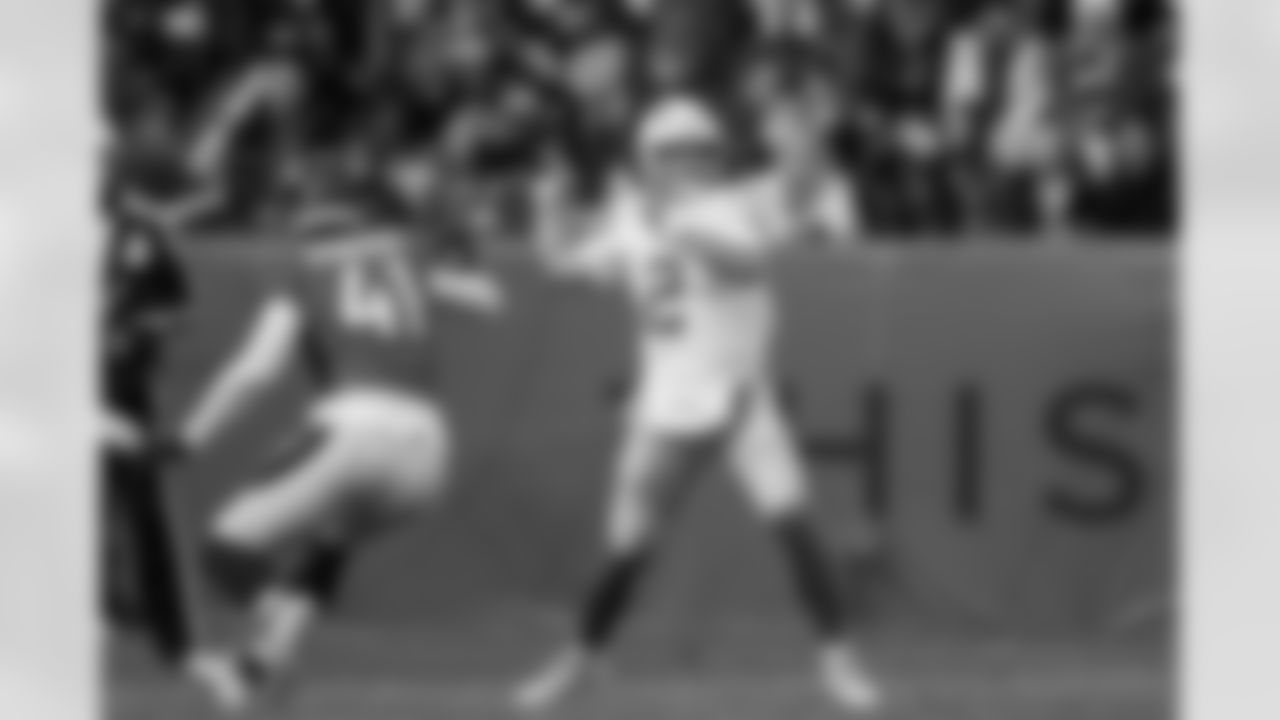 The Los Angeles Chargers play the Denver Broncos on Sunday, December 31, 2023 at Empower Field at Mile High in Denver, CO.
[FINAL SCORE: DEN 16 - LAC 9]