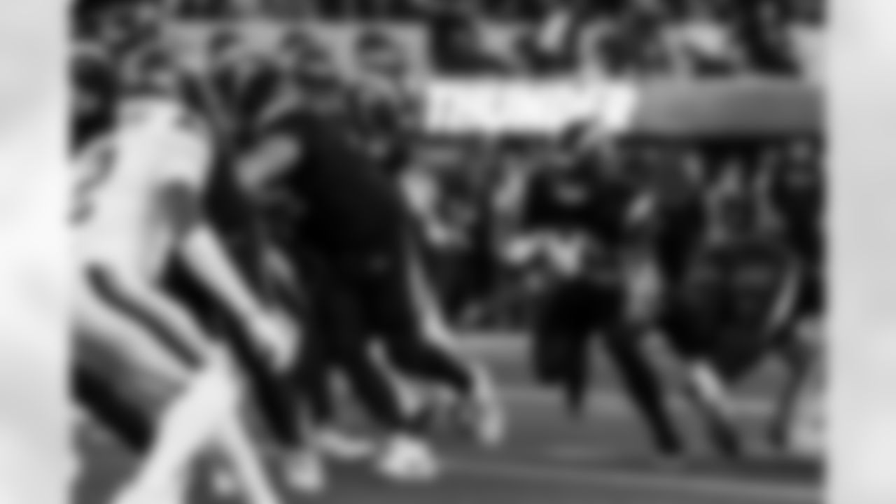 Take a look at the best photos of Chargers 2026 free agent Kimani Vidal