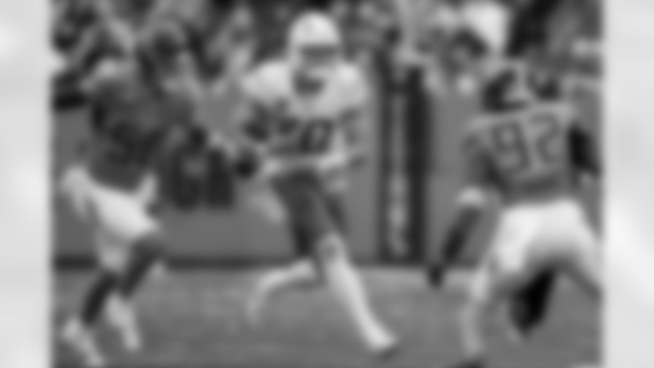 Take a look back at the best photos of Justin Herbert's 2025 campaign.