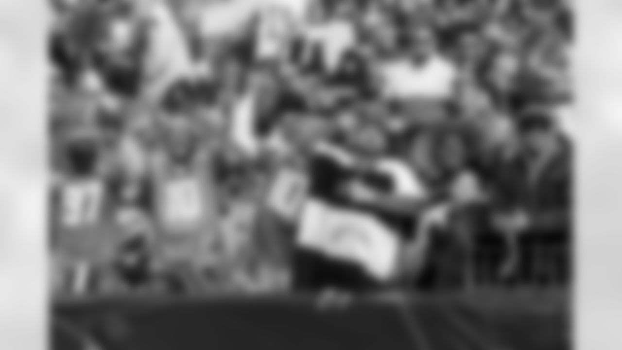 The Los Angeles Chargers play the Denver Broncos on Sunday, December 31, 2023 at Empower Field at Mile High in Denver, CO.
[FINAL SCORE: DEN 16 - LAC 9]