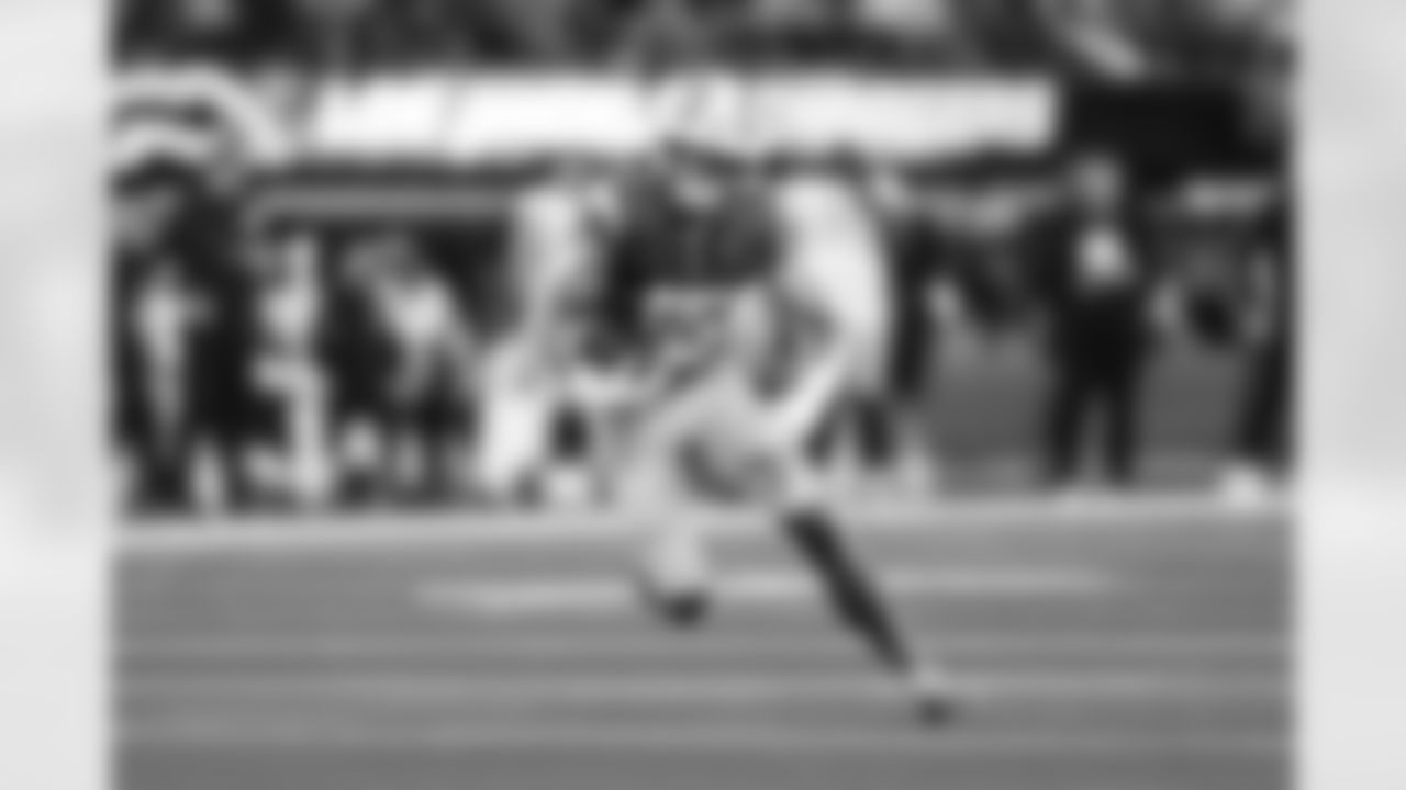 WR Ladd McConkey (15)