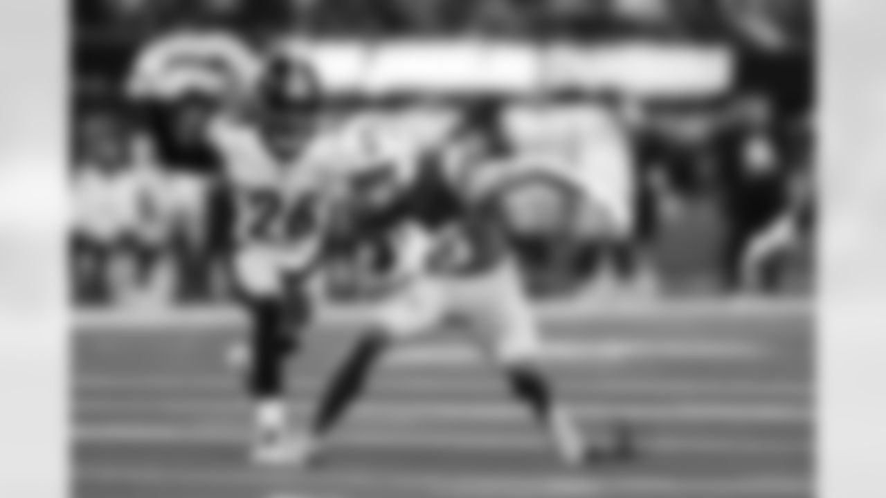 WR Ladd McConkey (15)