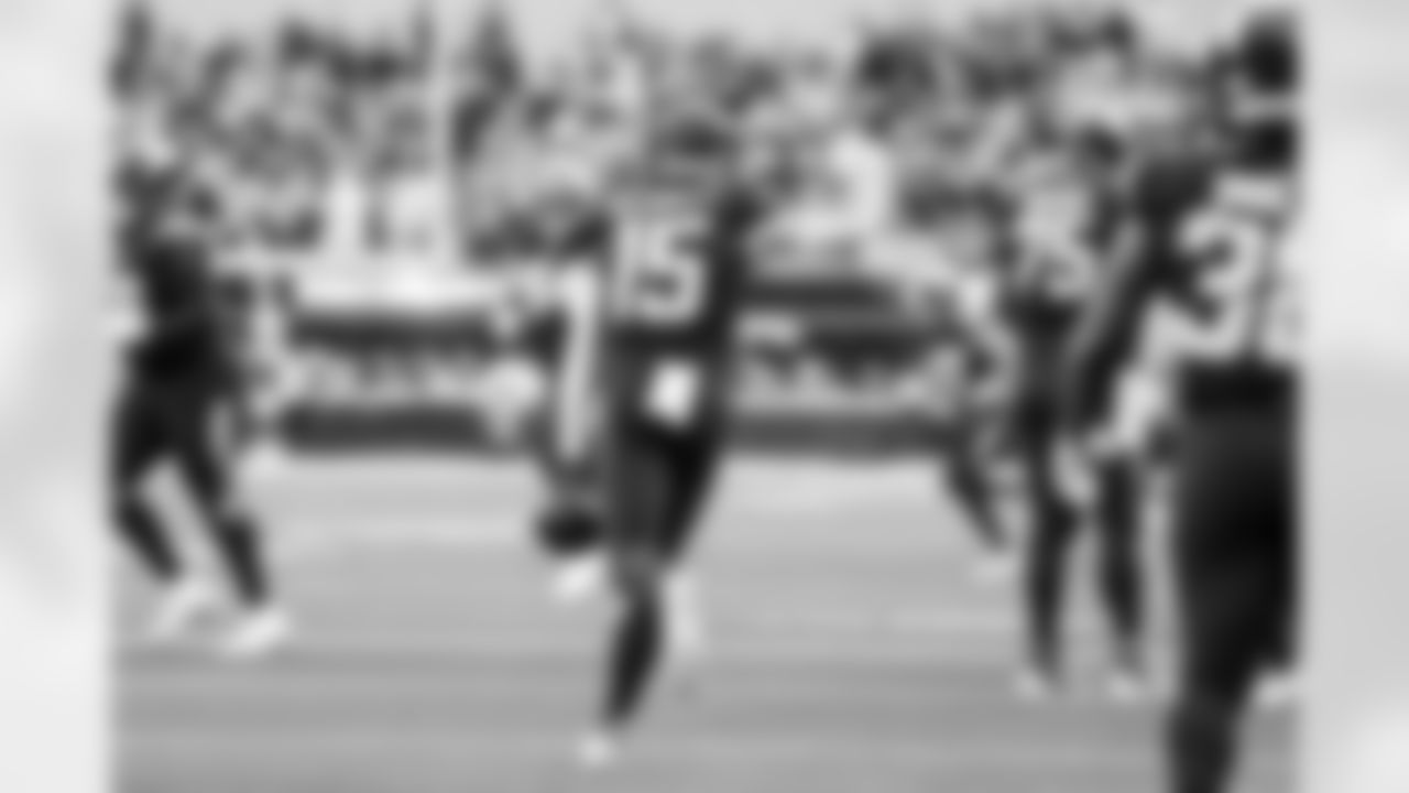 WR Ladd McConkey (15)