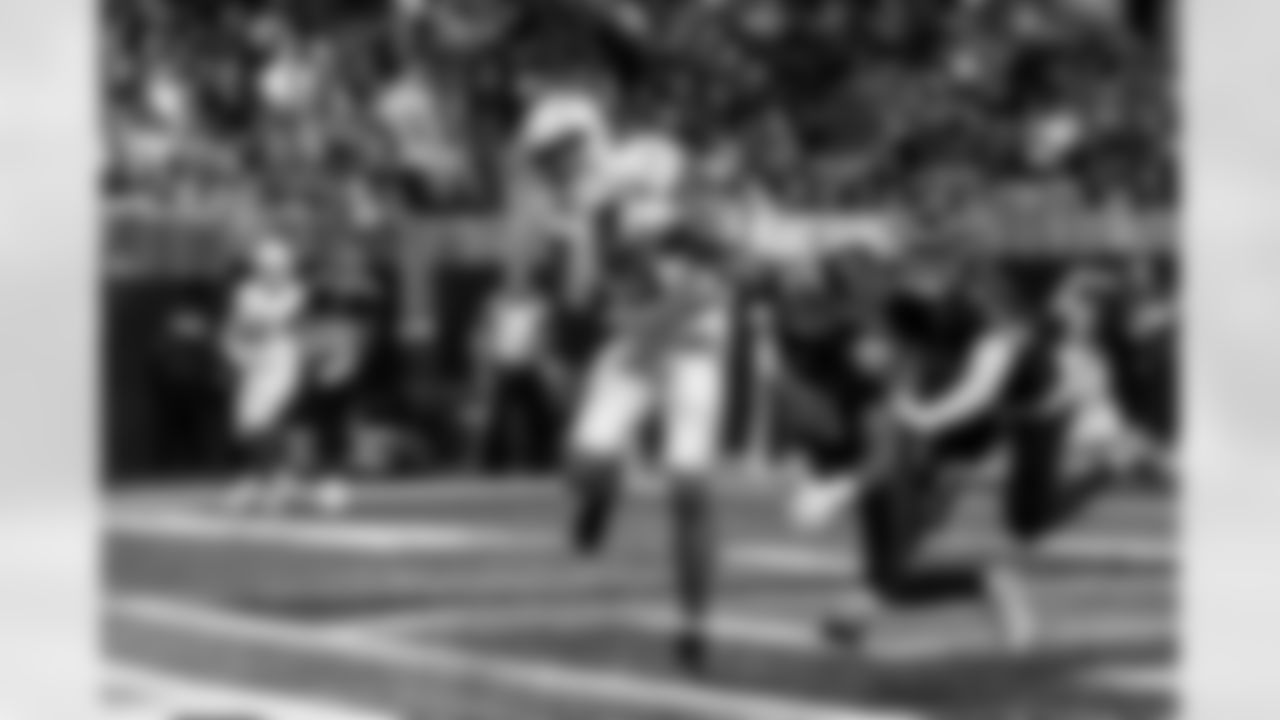 Check out the best shots from the Chargers Week 13 matchup against the Falcons!