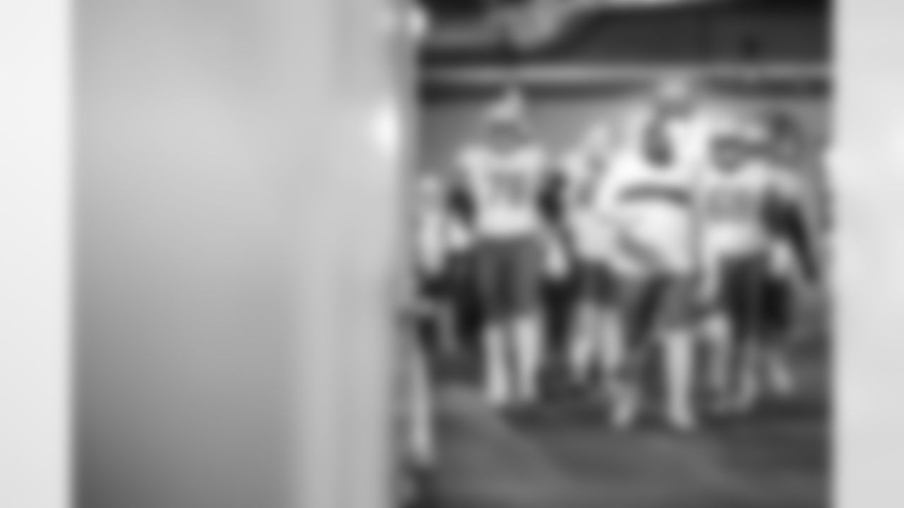 T Joe Alt (76) and DL Teair Tart (90)