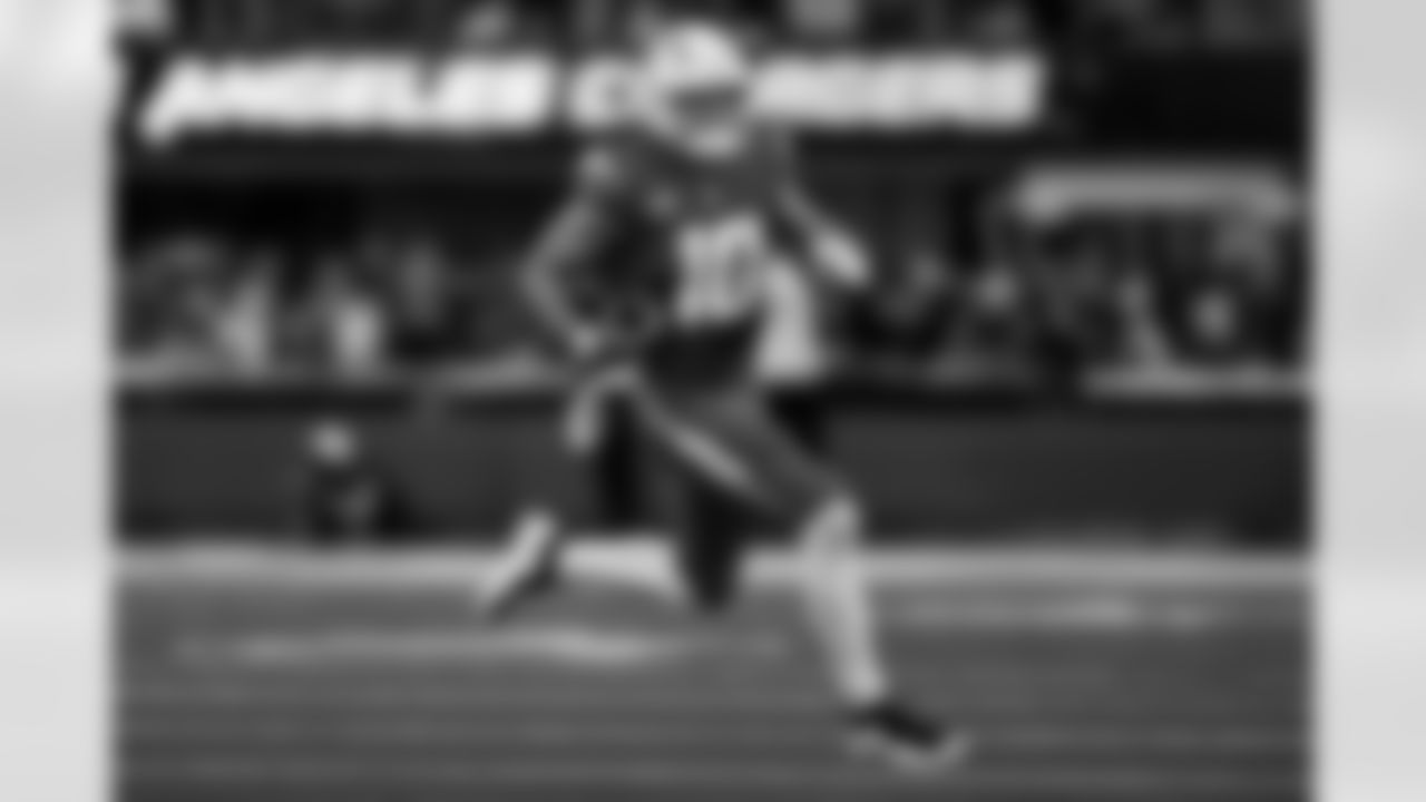 Take a look back at the best photos of Justin Herbert's 2025 campaign.