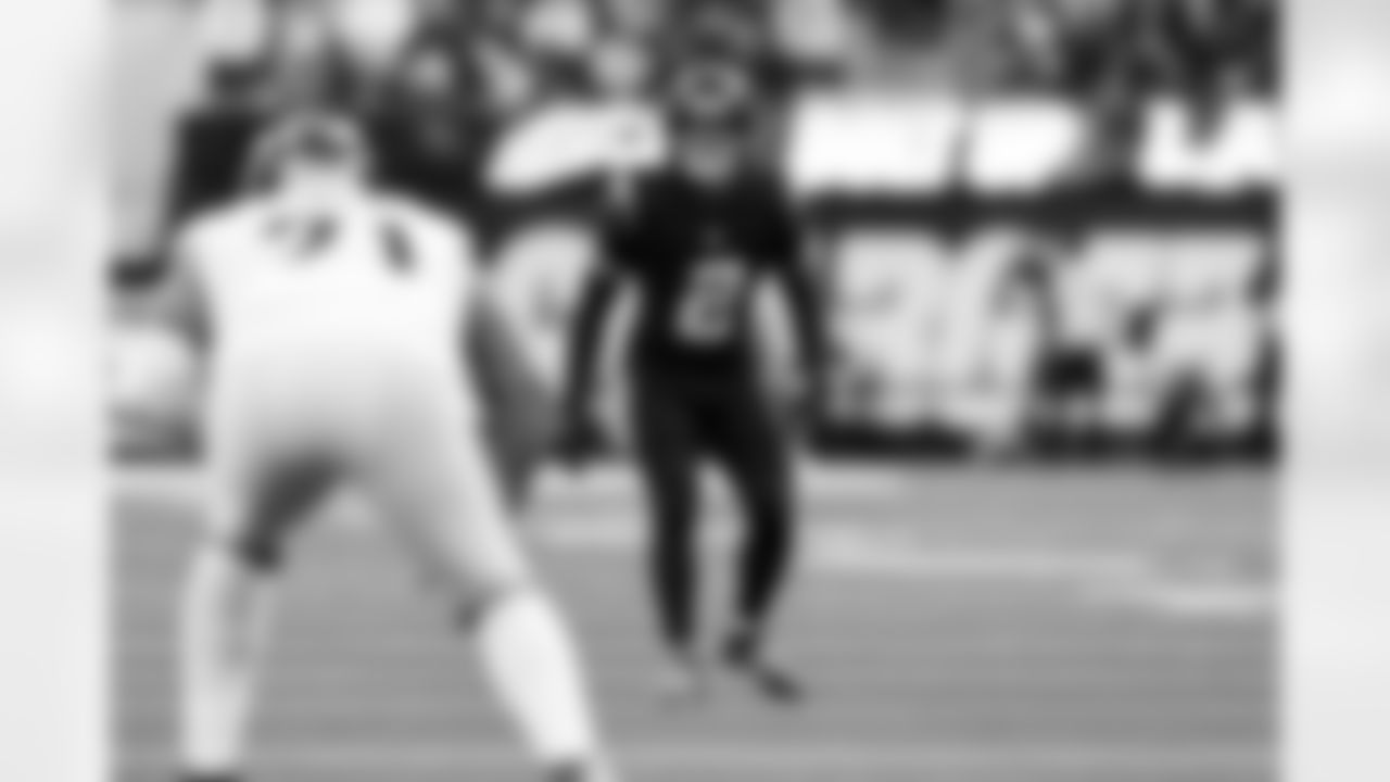 DB Elijah Molden (2)