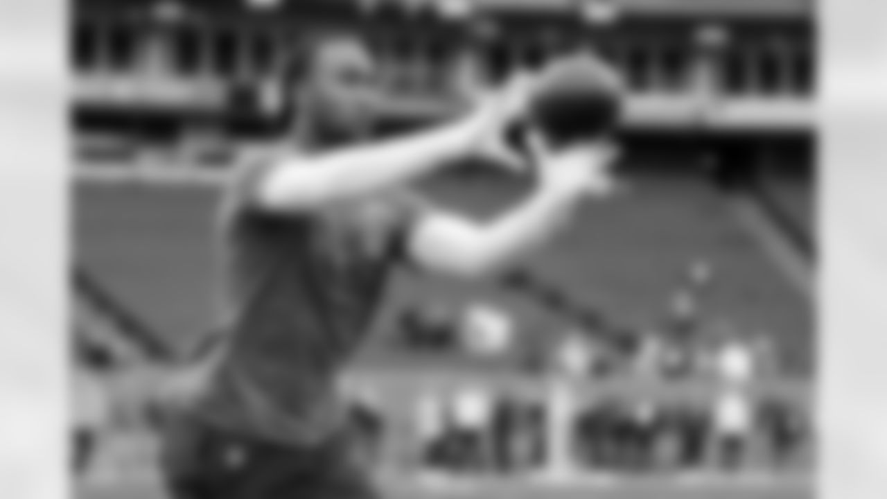 Check out the best shots from the Chargers Week 9 matchup against the Titans!