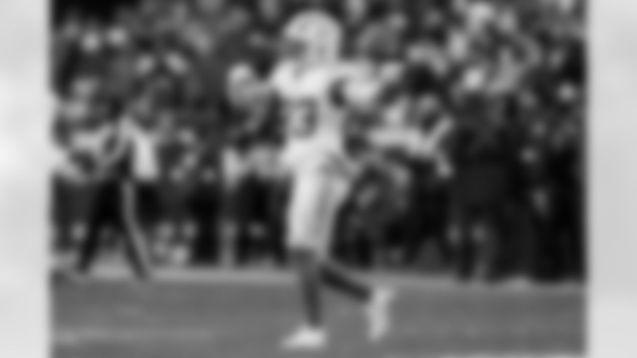 Check out the best shots from the Chargers Week 15 matchup against the Chiefs!