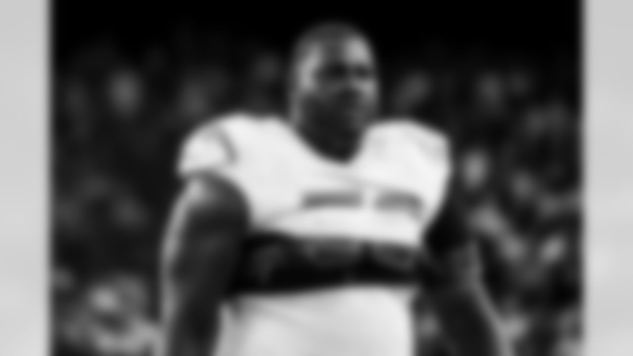 G Mekhi Becton (73)