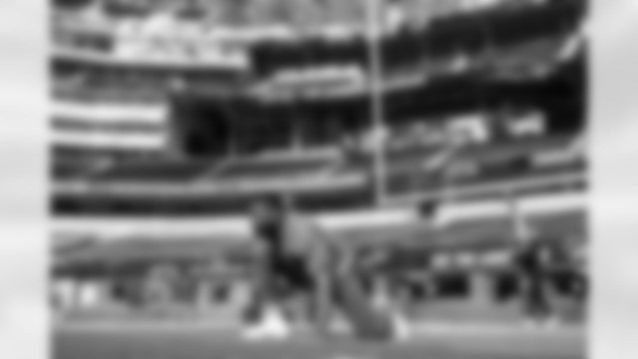 Check out the best shots from the Chargers Week 7 matchup against the Colts!
