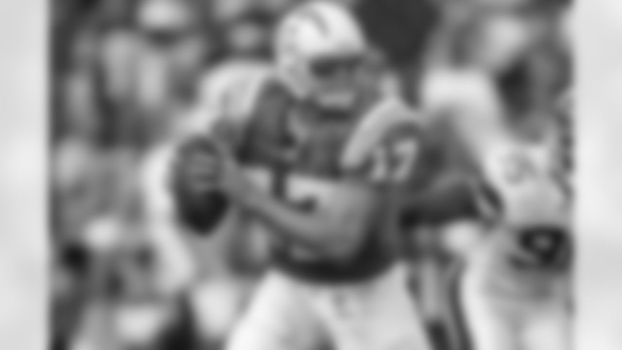 The San Diego Chargers play the Cleveland Browns on Sunday, November 5, 2006 at Qualcomm Stadium in San Diego, California. 
[FINAL SCORE: SD 32 - CLE 25]