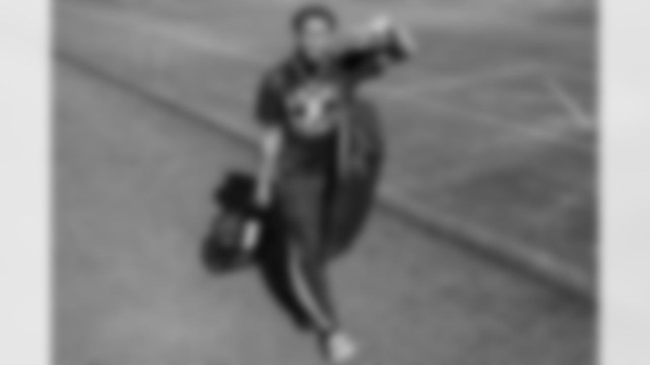 Los Angeles Chargers WR Quentin Johnston (1) travels to New England on Friday, Jan. 9, 2025 for the Wild Card matchup against the New England Patriots.