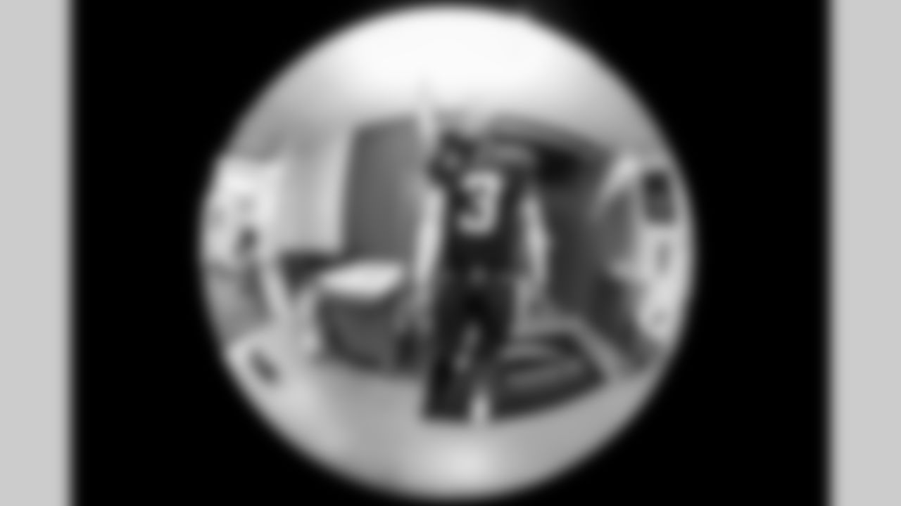 S Derwin James Jr. (3)