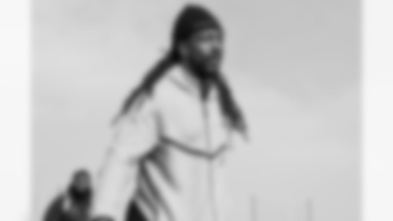 Los Angeles Chargers OLB Bud Dupree (48) travels to Dallas on Saturday, Dec. 20, 2025 for the Week 16 regular season matchup against the Dallas Cowboys.