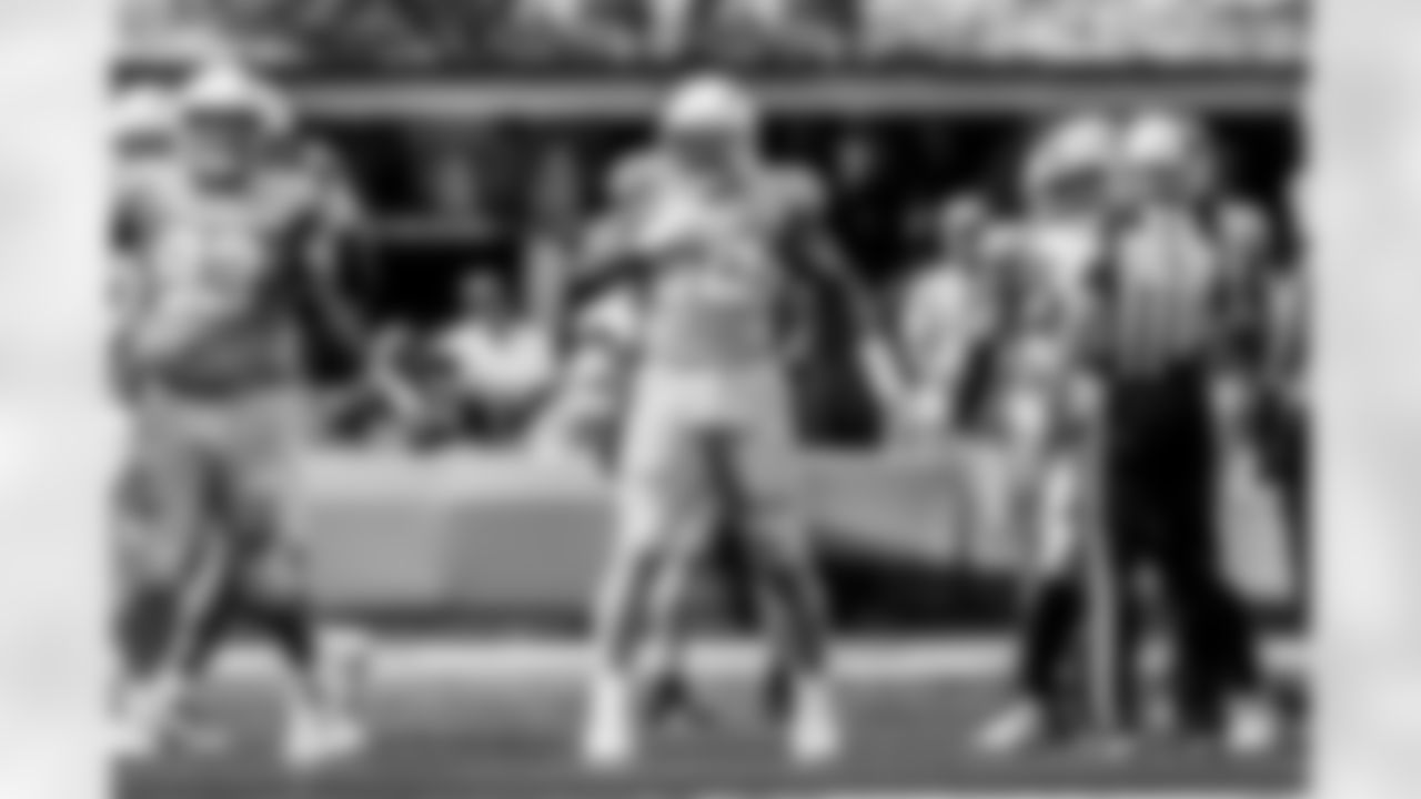 The Los Angeles Chargers play the Las Vegas Raiders on Sunday, September 8, 2024 at SoFi Stadium in Inglewood, CA.
[FINAL SCORE: LAC 22 - LV 10]