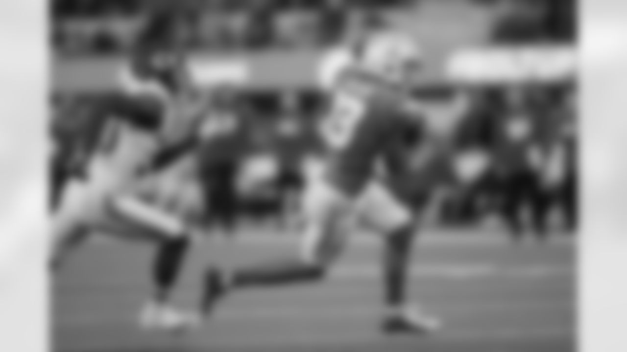 The Los Angeles Chargers play the Kansas City Chiefs on Thursday, December 16, 2021 at SoFi Stadium in Inglewood, CA.
[FINAL SCORE: KC 34 - LAC 28]