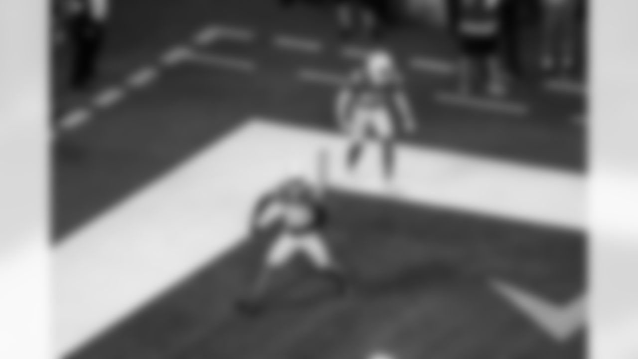 CB Cam Hart (20) and S RJ Mickens (27)