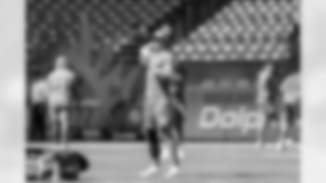 QB Justin Herbert (10)