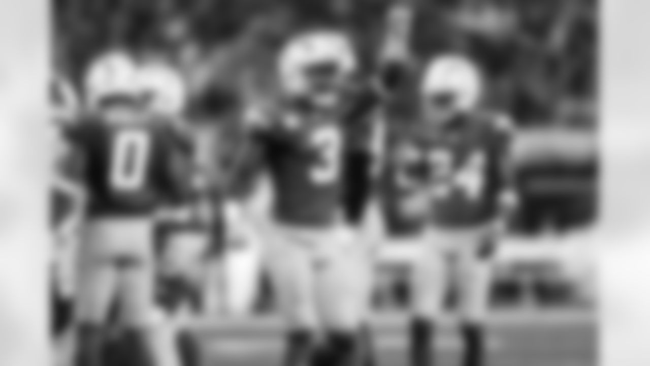 S Derwin James Jr. (3)