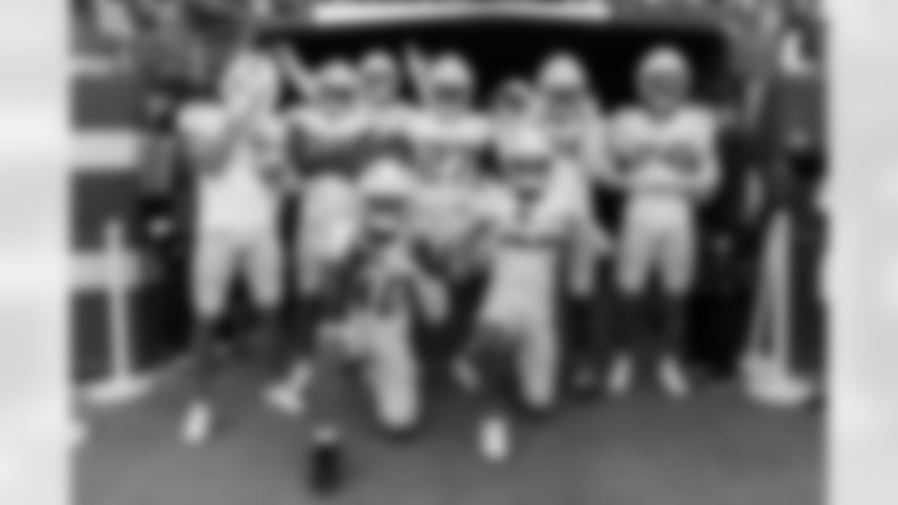 Check out the best shots from the Chargers Week 18 matchup against the Broncos!