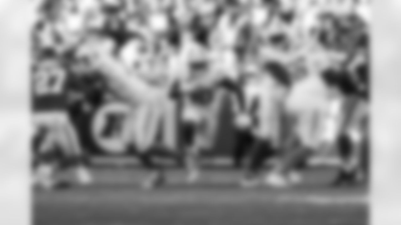 RB Kimani Vidal (30)