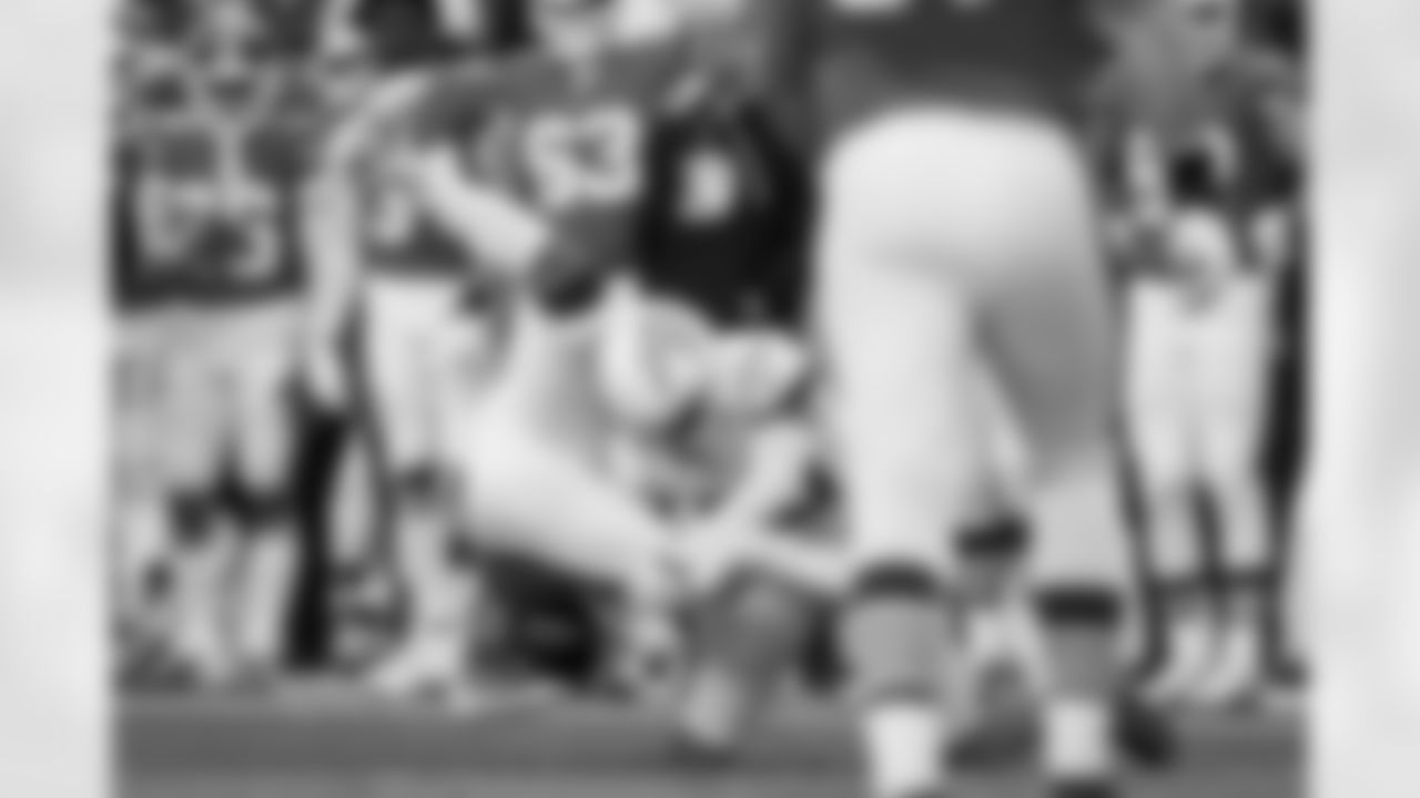 Check out the best shots from the Chargers Week 18 matchup against the Broncos!