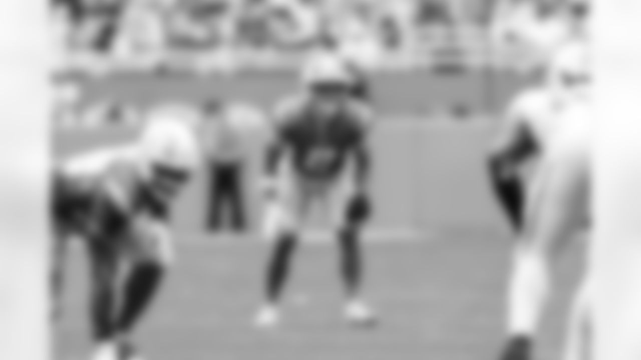 DB Elijah Molden (2)