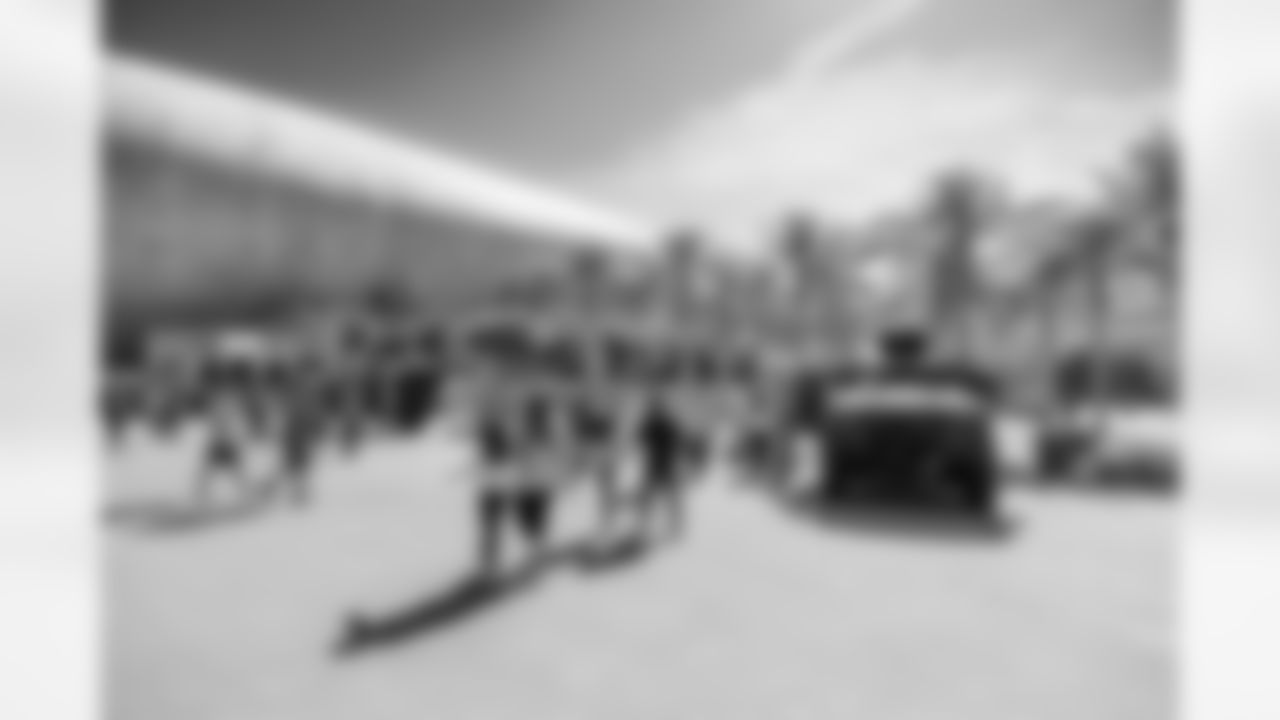 The Los Angeles Chargers play the Tennessee Titans on Sunday, November 10, 2024 at SoFi Stadium in Inglewood, CA.
[FINAL SCORE: LAC 27 - TEN 17]