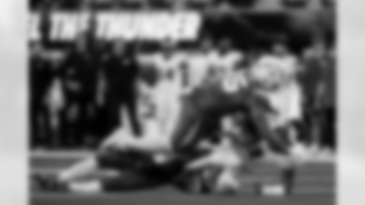 Chargers OLB Tuli Tuipulotu (#45) in action during their Pro Bowl season.