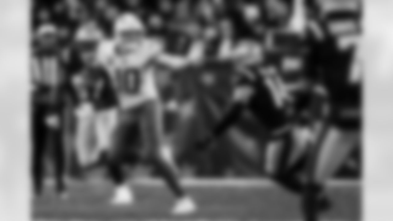 Take a look back at the best photos of Justin Herbert's 2025 campaign.