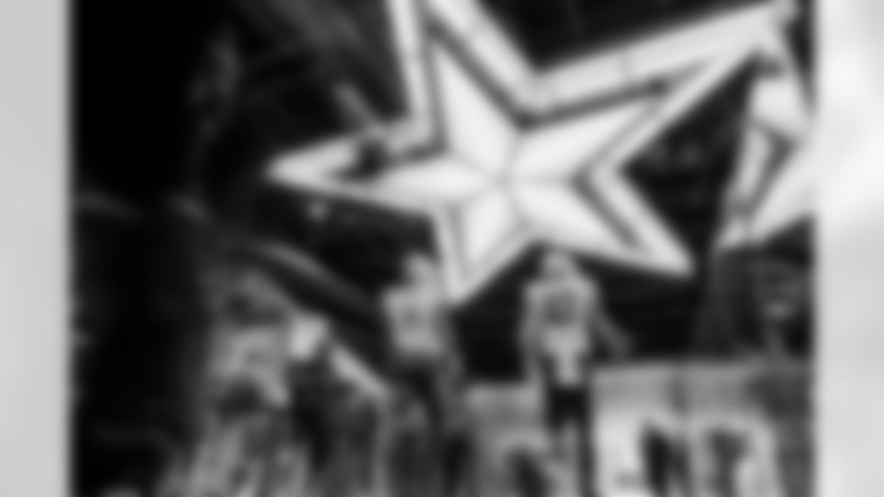 Take a look back at the best photos of Justin Herbert's 2025 campaign.