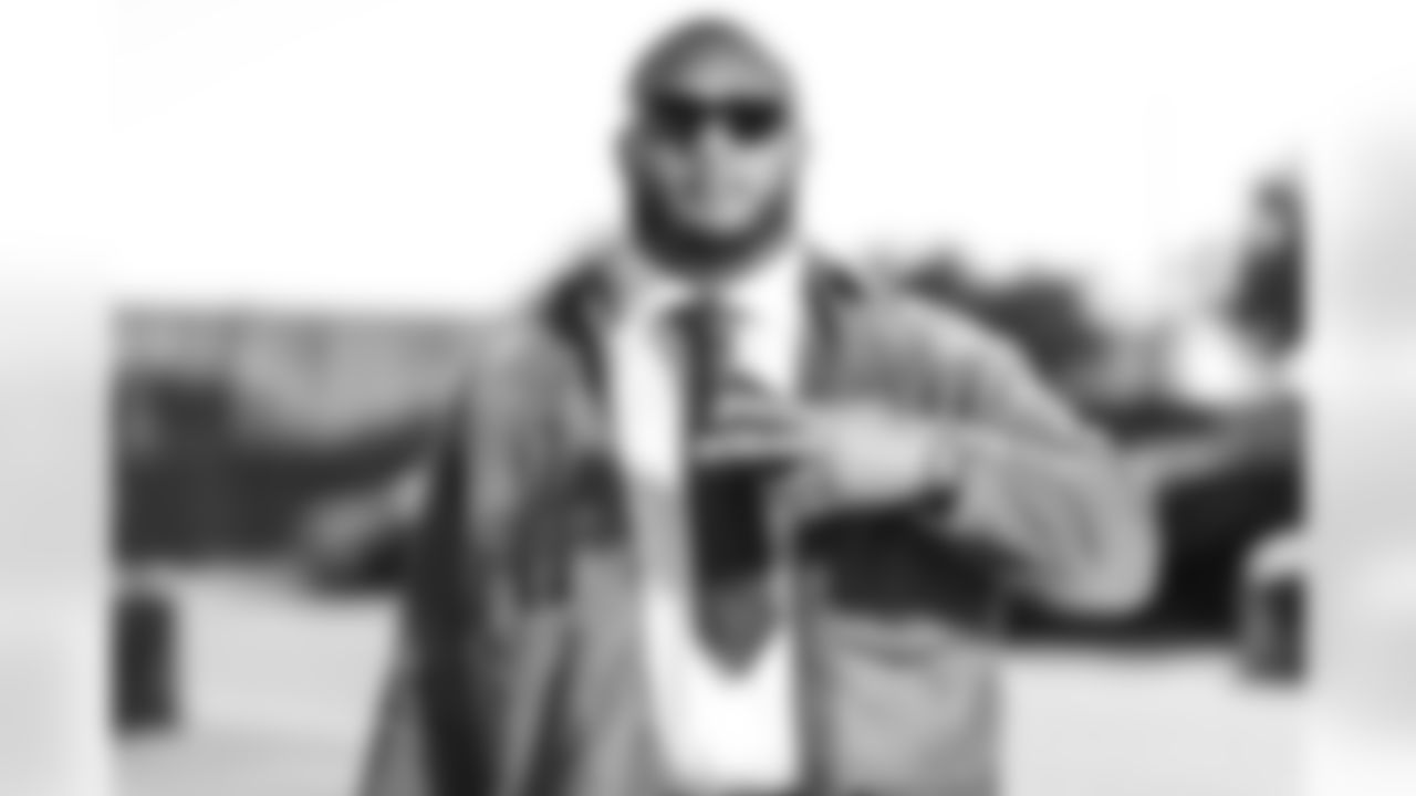 DL Da'Shawn Hand (91)