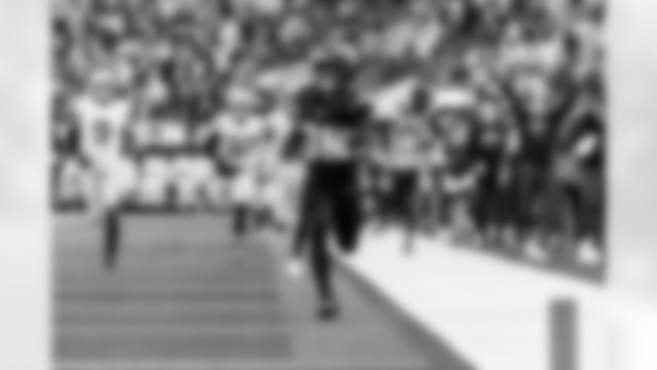 Check out the best shots from the Chargers Week 13 matchup against the Raiders!