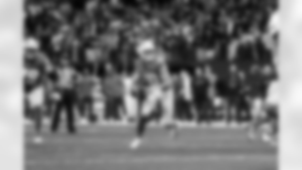 QB Justin Herbert (10)