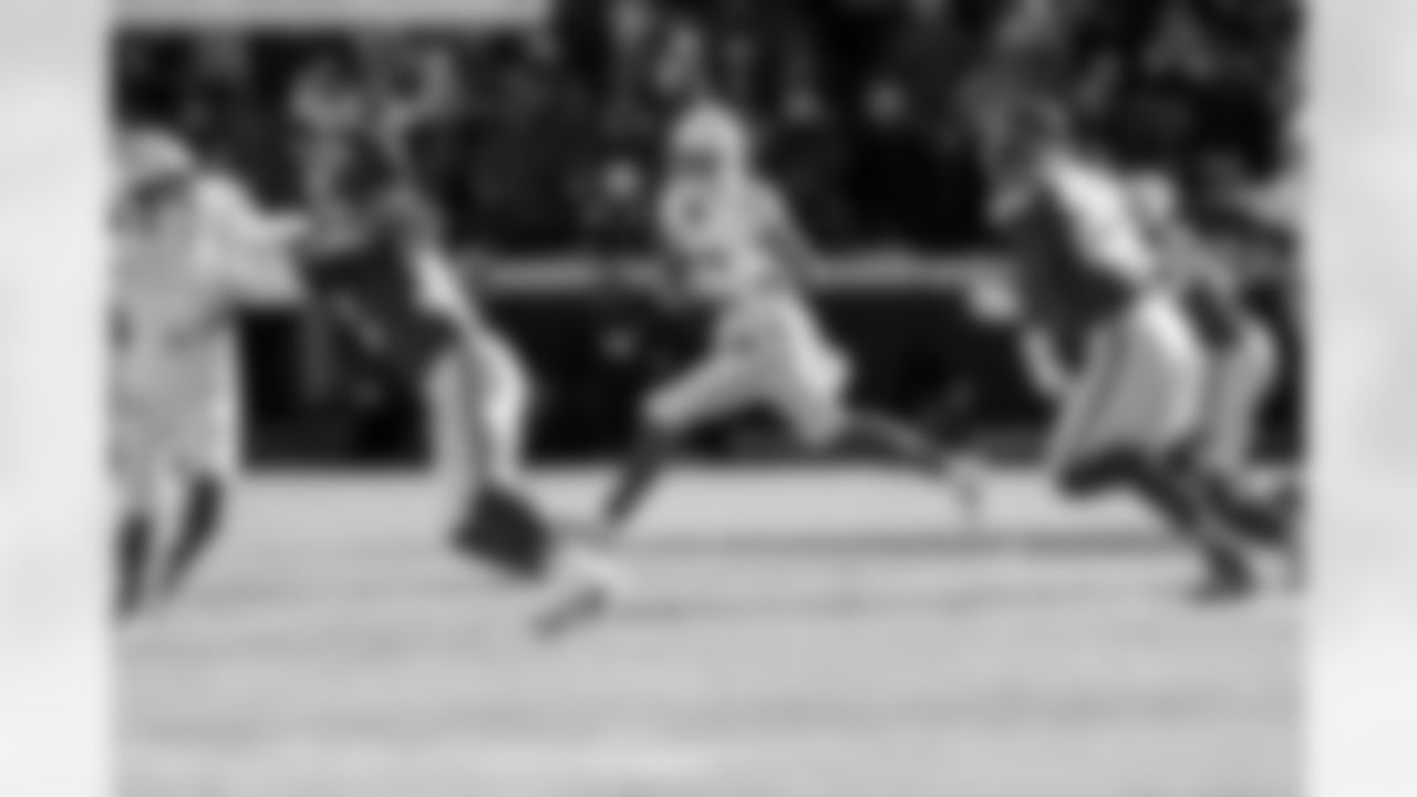 QB Justin Herbert (10)