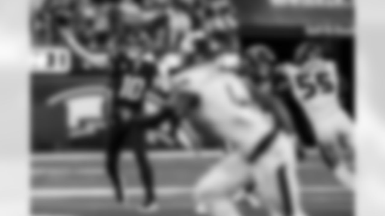 Check out the best shots from the Chargers Week 17 matchup against the Texans!