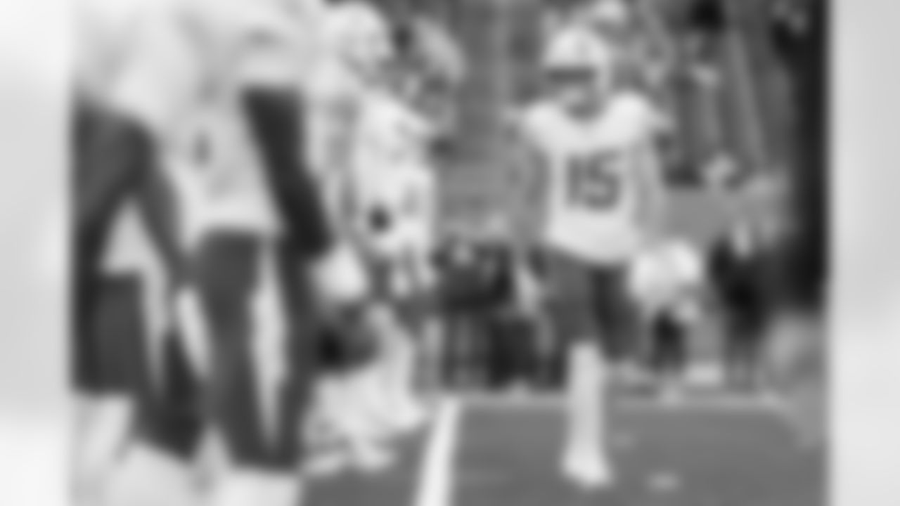 Check out the best shots from the Chargers Week 9 matchup against the Titans!