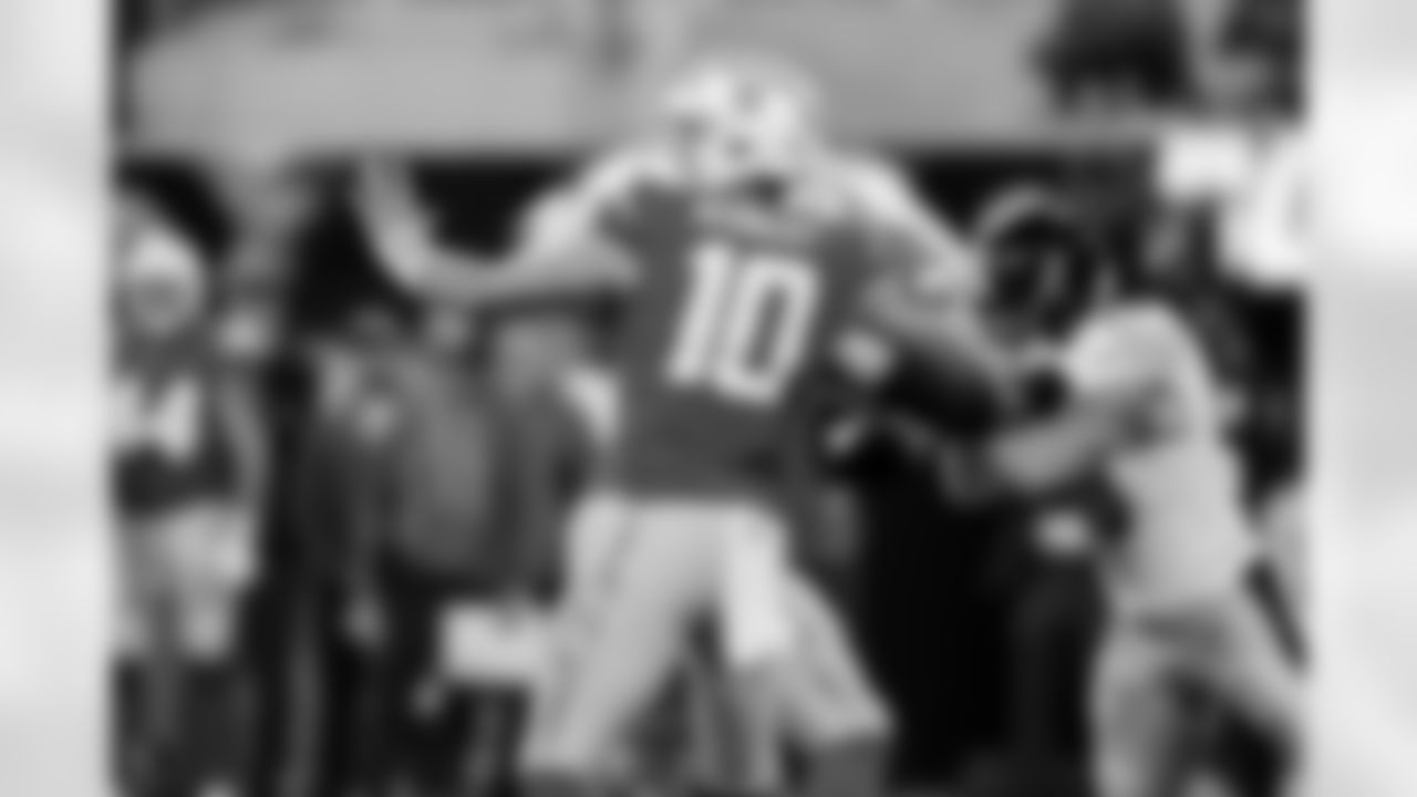 QB Justin Herbert (10)