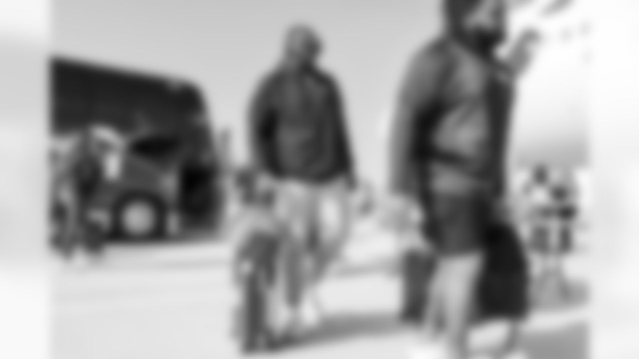 Los Angeles Chargers G Mekhi Becton (73) travels to Dallas on Saturday, Dec. 20, 2025 for the Week 16 regular season matchup against the Dallas Cowboys.