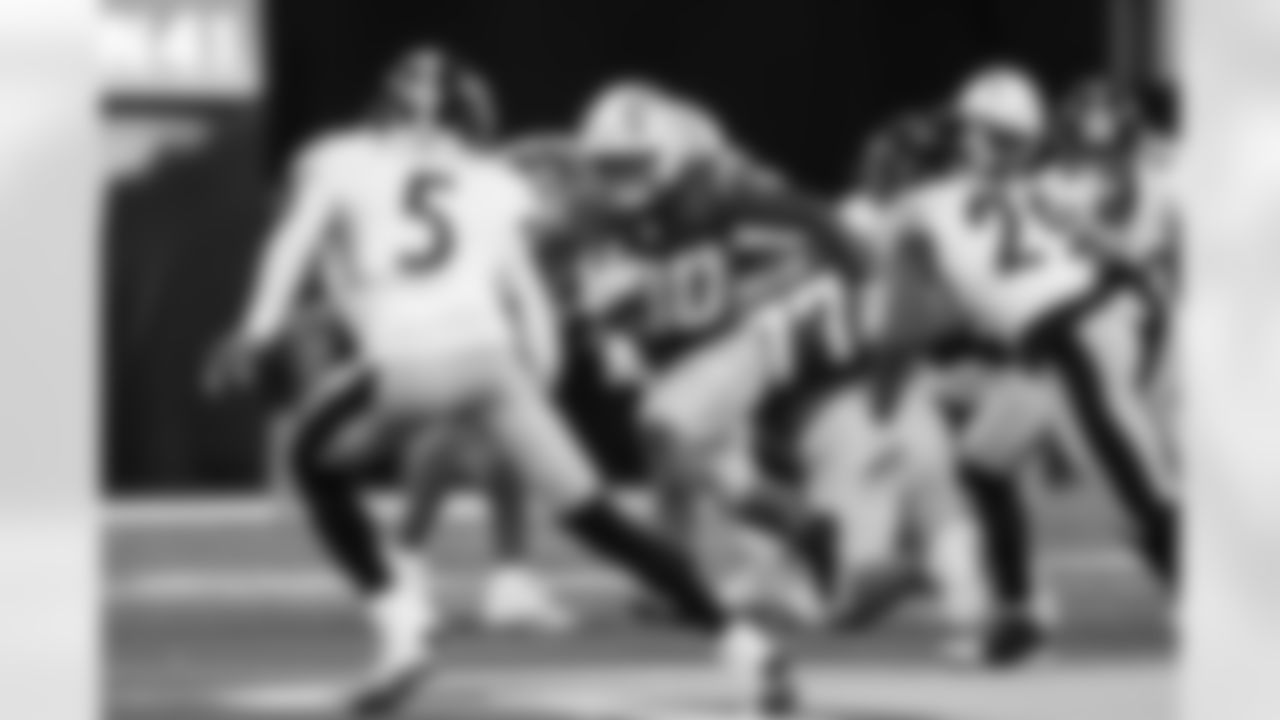 RB Kimani Vidal (30)