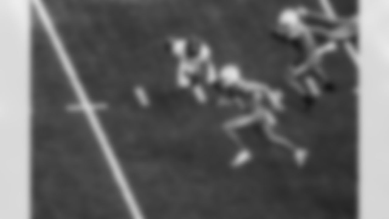 QB Justin Herbert (10)