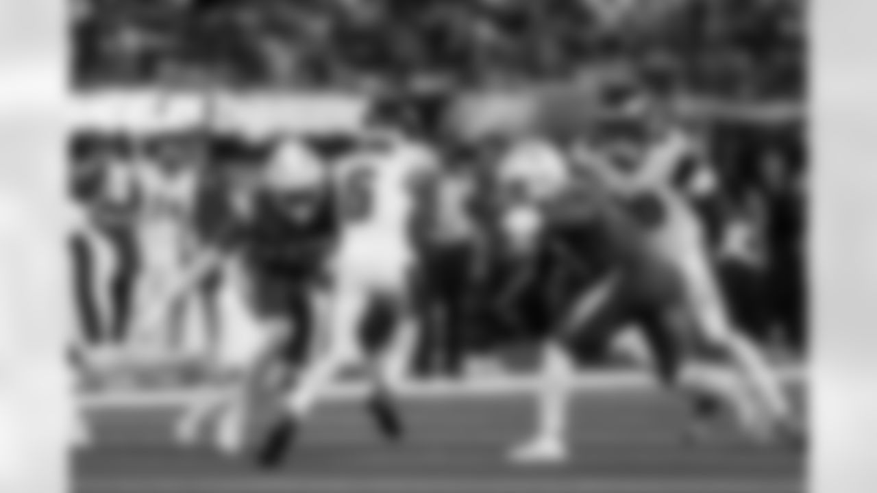 S RJ Mickens (27) and LB Denzel Perryman (6)